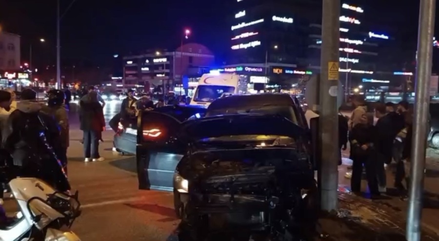 Bursa Nilüfer'de trafik kazası: 3 kişi yaralandı