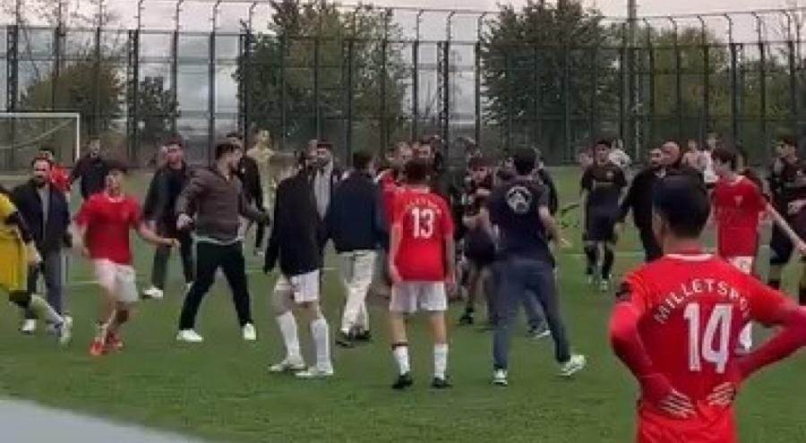 Bursa'da U16 maçı boks ringine döndü!