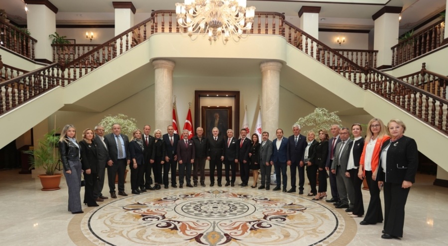 Bursa Valisi Erol Ayyıldız, muhtarları ağırladı