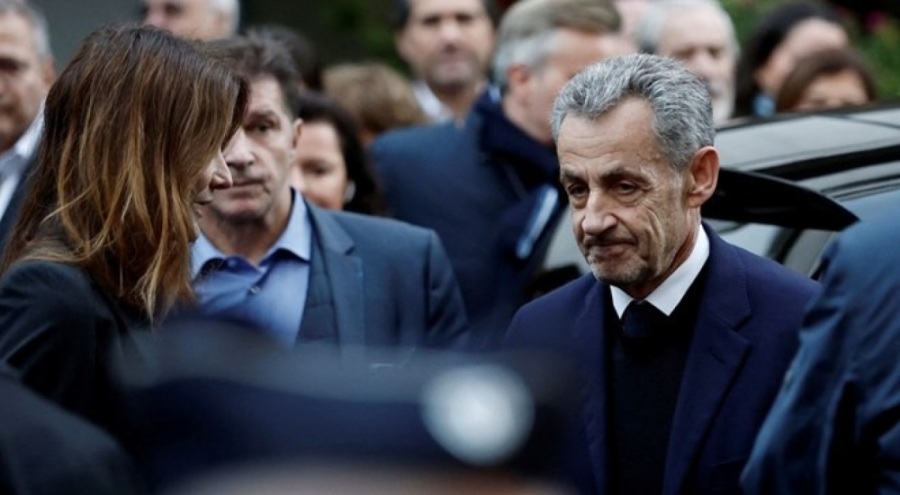 Eski Fransa Cumhurbaşkanı Sarkozy cezaevine girdi
