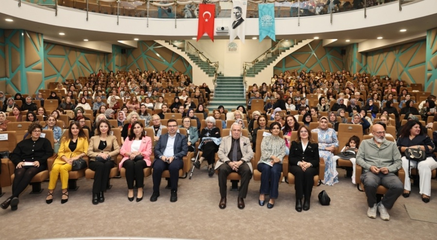 ​"Nilüfer'de Kadın Hayata Yakın" etkinliğinin konuğu Deniz Gezgin oldu