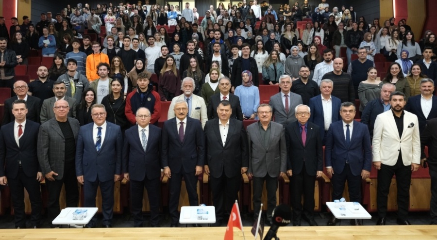 Bursa Cumhuriyet Başsavcısı Solmaz Mudanya Üniversitesi'nde gençlerle buluştu
