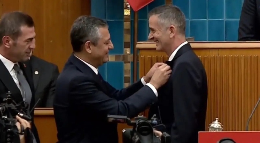Ümit Dikbayır, CHP'ye katıldı