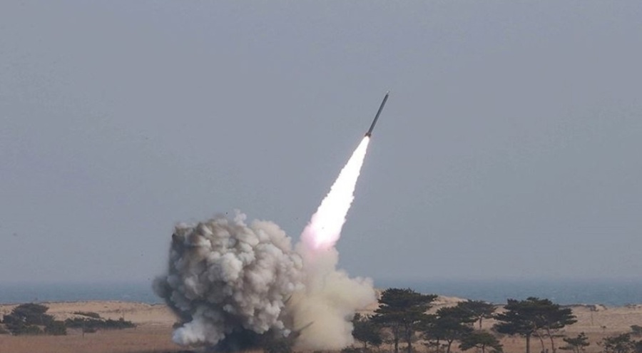 Kuzey Kore, Japon Denizi yönüne balistik füzeler fırlattı
