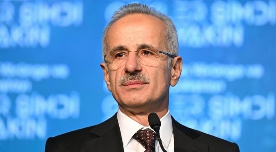 Bakan Uraloğlu açıkladı: Çocuklara sosyal medya düzenlemesi geliyor