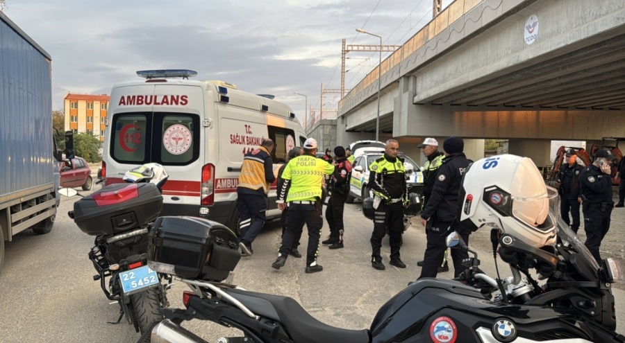 Otomobille çarpışan elektrikli bisikletin sürücüsü ağır yaralandı