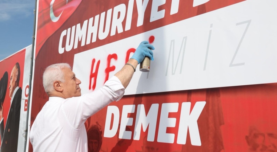 Bursa'da Cumhuriyet coşkusu sokaklara taşındı