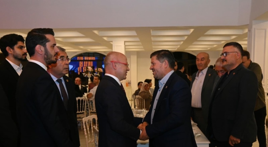 AK Parti teşkilatı muhtarlarla bir araya geldi