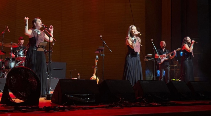 Bursa'da müzik grubu Samida konser verdi