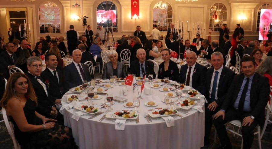 Cumhuriyet'in 102. yılında görkemli kutlama