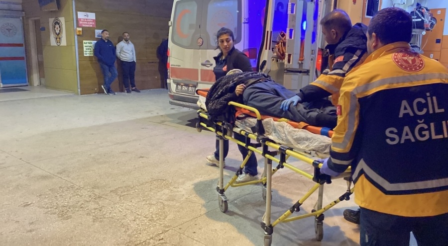 Bursa'da otobüsün çarptığı adam ağır yaralandı