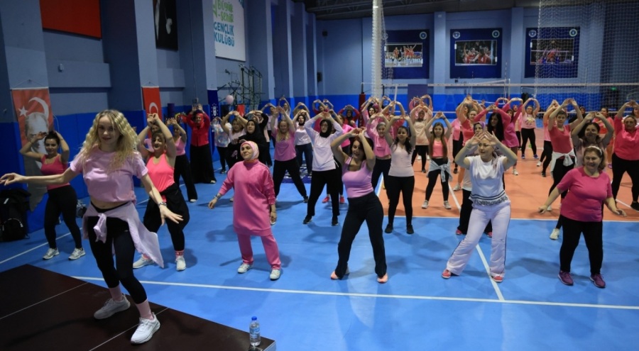 Bursa Büyükşehir, kadınları sporla buluşturuyor