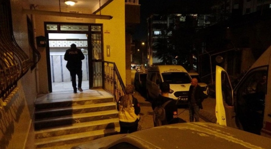 Yakınları tarafından haber alınamayan yaşlı adam evinde ölü bulundu