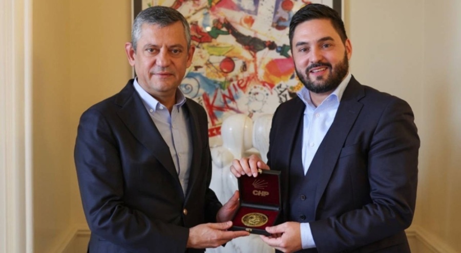 Özgür Özel, İsviçre'de SP Lideri Wermuth ile bir araya geldi