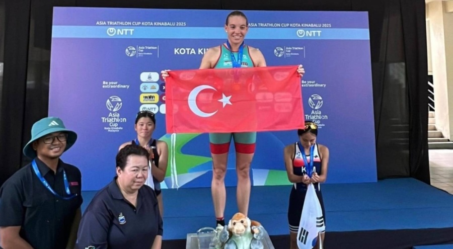 Milli triatlet Sinem Francisca Tous, Asya Kupası'nda birinci oldu