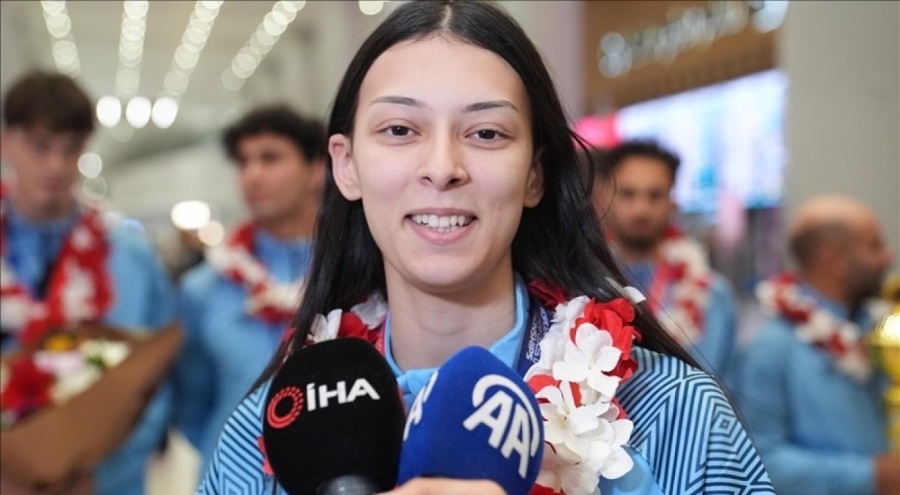 Milli tekvandocu Elif Sude Akgül, gümüş madalya kazandı