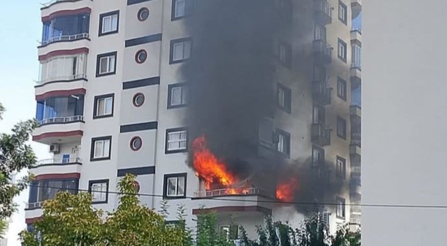 Mersin'de 9 katlı binada yangın paniği!