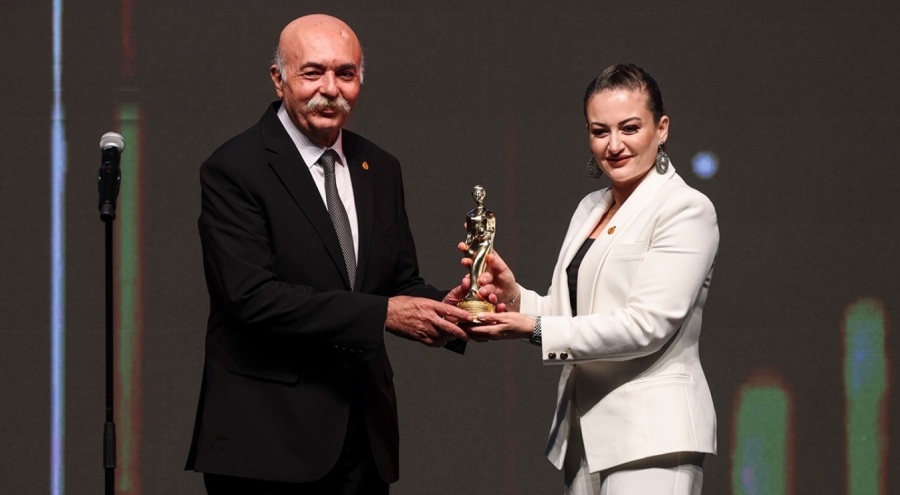 62. Altın Portakal Film Festivali başladı: Onur, Emek ve Başarı ödülleri sahiplerini buldu