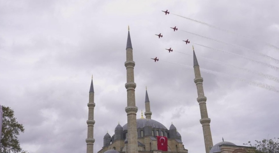 Türk Yıldızları'ndan Edirne semalarında