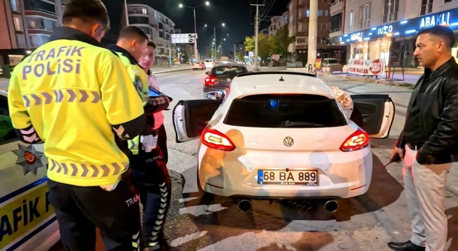 Aksaray'da abart egzozlu araç sürücüsüne  ceza