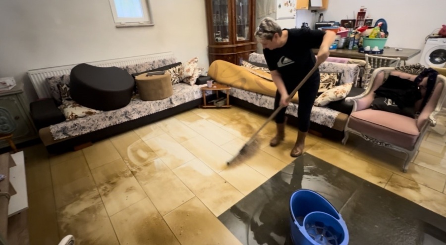 Edirne'de sağanak yağış sonrası evleri su bastı