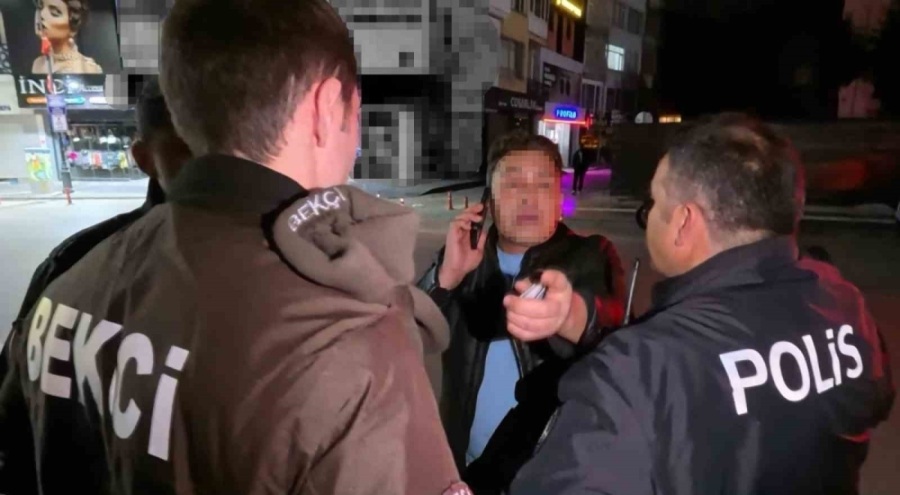 "Bekçi beni çeviremez" diyen alkollü kişi bekçileri polise şikayet etti