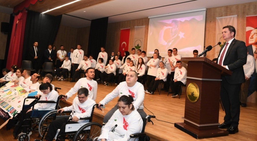 Engelli bireyler Osmangazi'de Cumhuriyet Bayramını coşkuyla kutladı