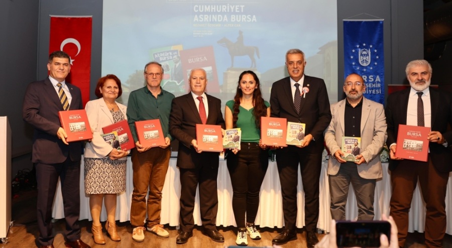 Cumhuriyet'in 102. yılında Bursa'nın belleğine iki değerli eser kazandırıldı