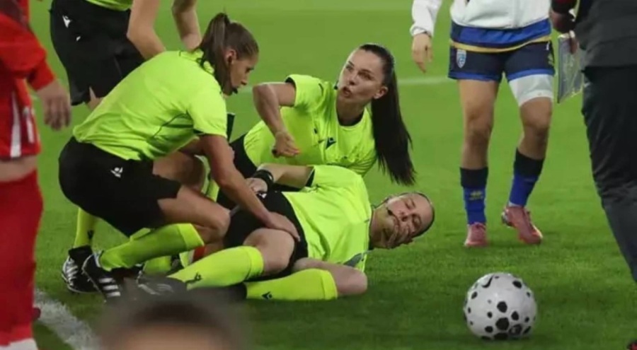 A Milli Kadın Futbol Takımı'nın Kosova maçı öncesi hakem baygınlık geçirdi