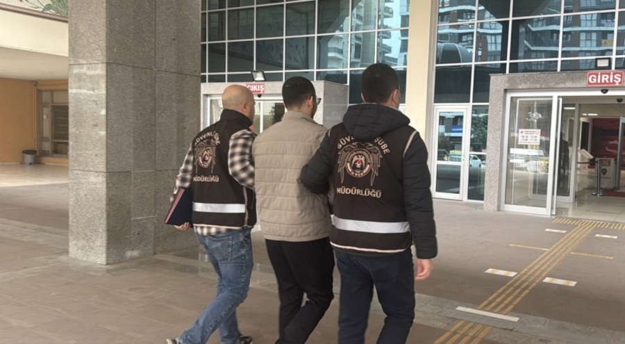 Kostüm etkinliğine imam cübbesiyle katılmıştı... Adliyeye sevk edildi