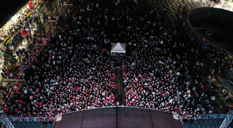 Bursa'da Cumhuriyet'in 102'nci yıl coşkusu meydana sığmadı