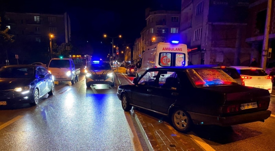 Bursa'da direksiyon başında fenalaşan sürücü refüje çıktı