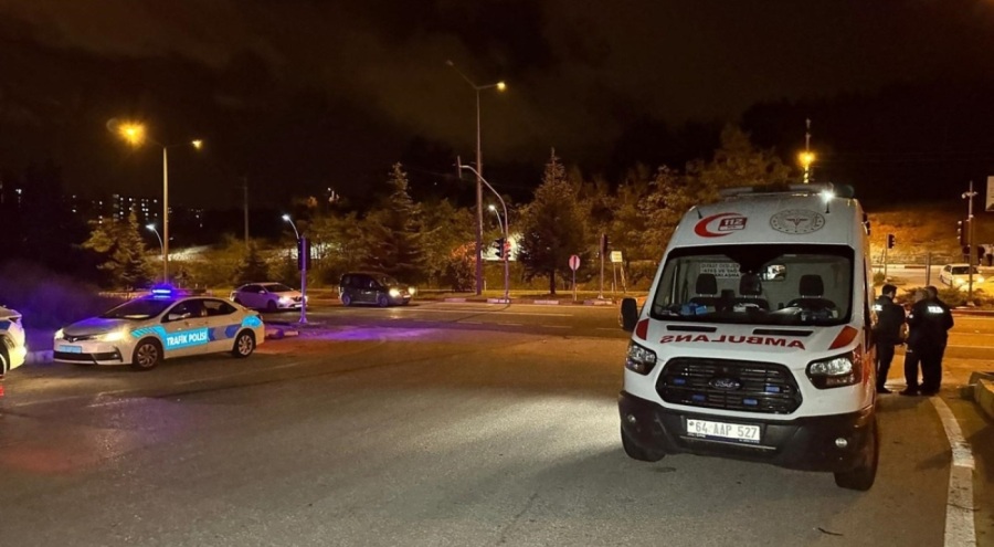 Otomobil ile motosiklet çarpıştı: 2 yaralı