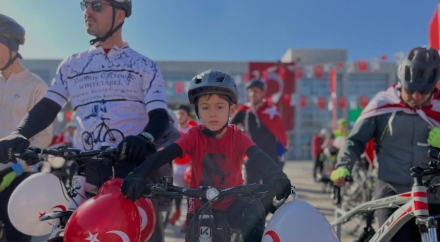 Nilüfer'de pedallar Cumhuriyet için çevrildi