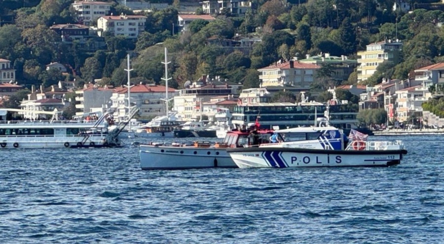 İstanbul Boğazı'nda hareketli anlar... 4 kişi kurtarıldı