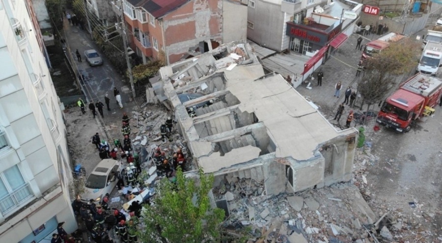 Kocaeli Gebze'de kurtarma çalışmaları 11. saatinde devam ediyor