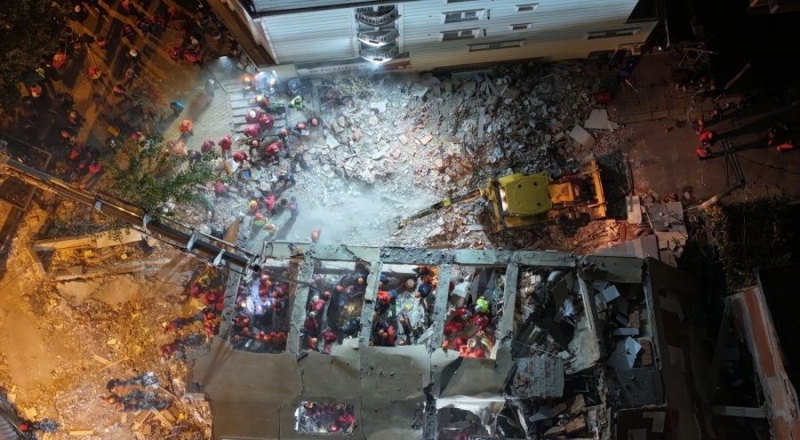 İçişleri Bakan Yardımcısı Aktaş'tan, sağ çıkarılan Dilara Bilir'e ziyaret