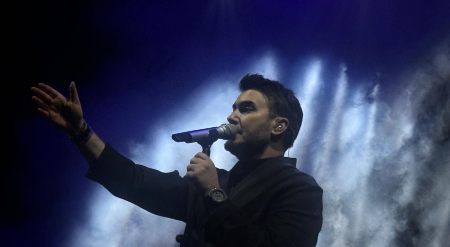 Şarkıcı Mustafa Ceceli Bursa'da konser verdi