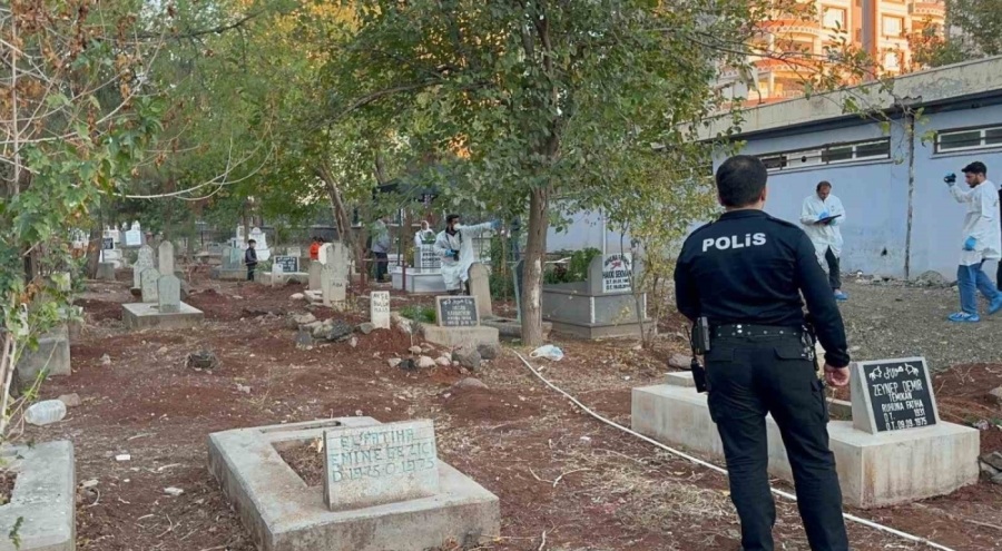 Mezarlıkta bebek cesedi bulundu! Soruşturma başlatıldı