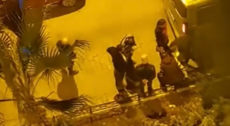 Uydu tamircisi apartman boşluğuna düşerek can verdi