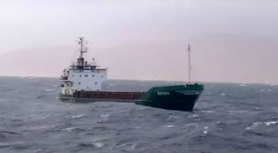 Çanakkale Boğazı'ndan geçen kuru yük gemisi makine arızası yaptı