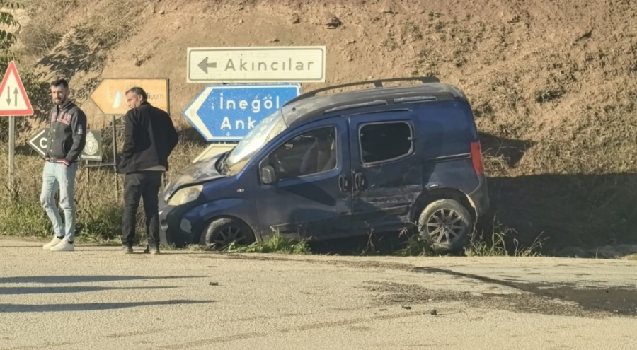 Bursa'da kanala uçan kamyonetteki 5 kişi yaralandı