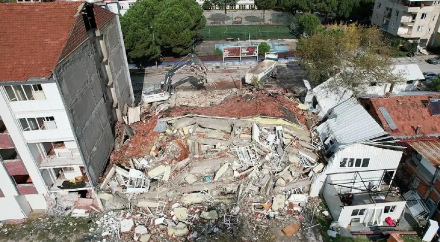 Depremle sarsılmıştı... Sındırgı'da son durum ne?