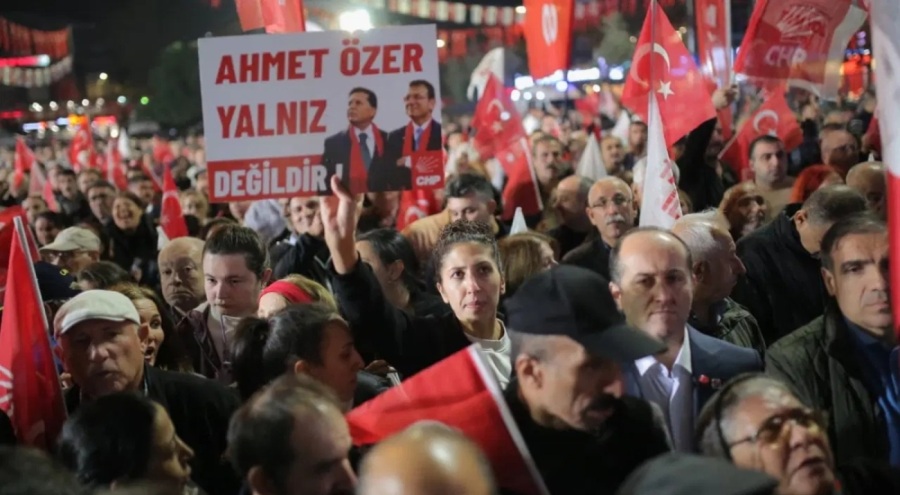 CHP'den Esenyurt'ta 'Millet İradesine Sahip Çıkıyor' mitingi