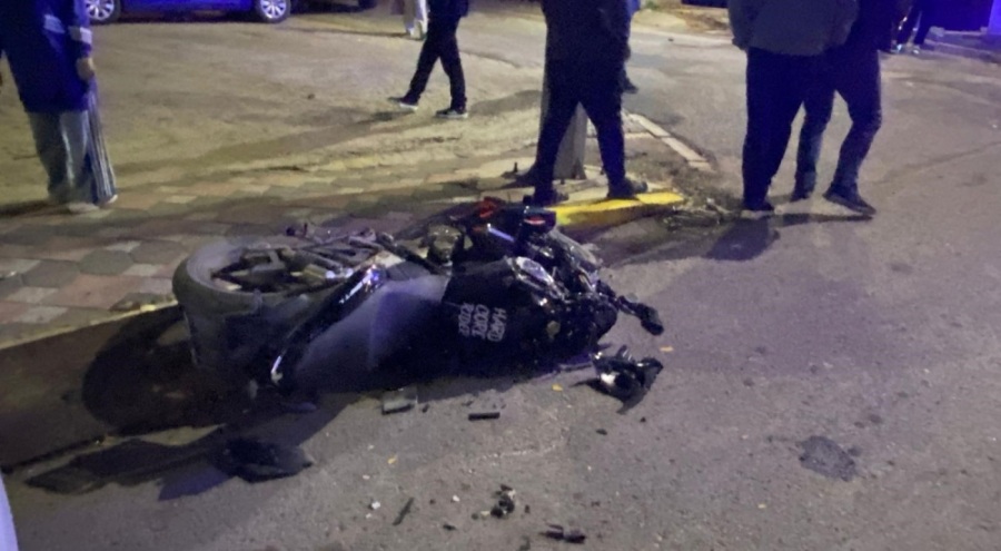 Kocaeli'de iş makinesi ile çarpışan motosikletli ağır yaralandı