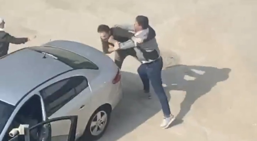 Bursa'da yol kavgasında sopalar, yumruklar, terlikler havada uçuştu