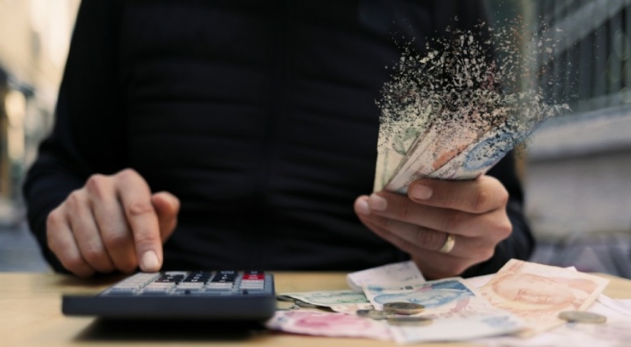 Maaşlardan her ay yüzde 3 kesinti yapacak düzenleme Resmi Gazete'de