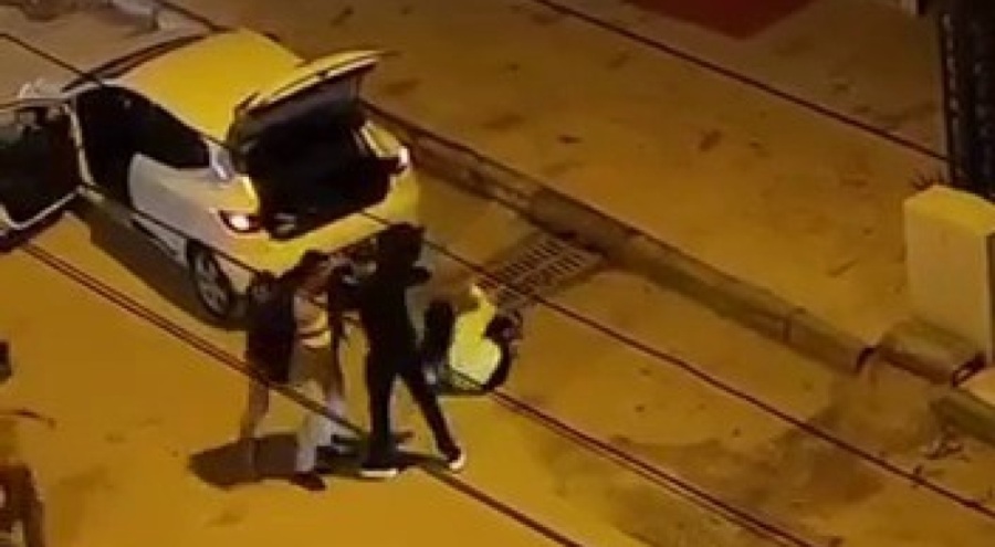 Bursa'da bir şahıs tartıştığı kadını yerde sürükledi