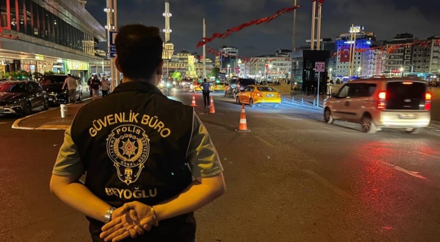 İstanbul'da yapılan polis uygulamasında 949 kişi gözaltına alındı