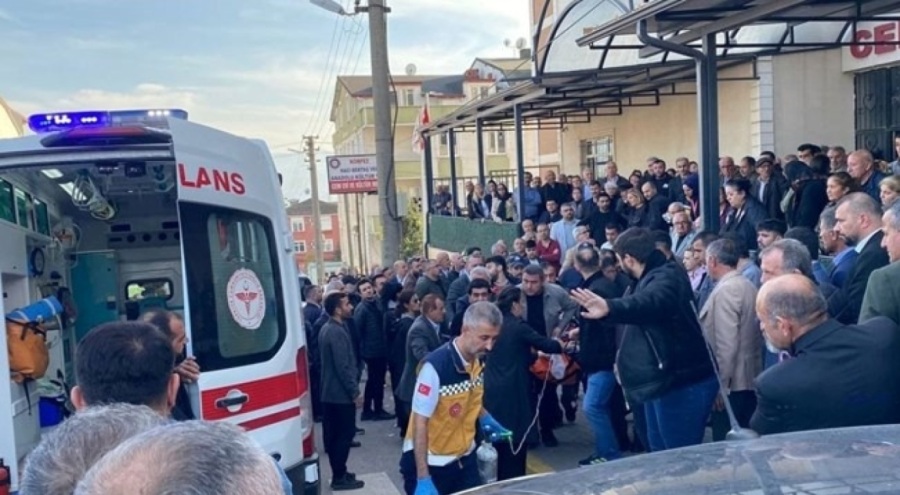 Babasının cenazesinde dayısını kaybetti